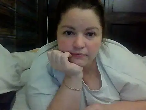 Snapshot of cute__cherry chatting on 06-19-26, 08:03 cute cherry online show from 06-19-26, 08:03