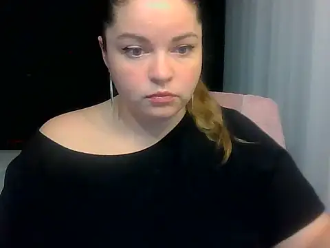 Snapshot of cute__cherry chatting on 07-31-26, 08:06 cute cherry online show from 07-31-26, 08:06