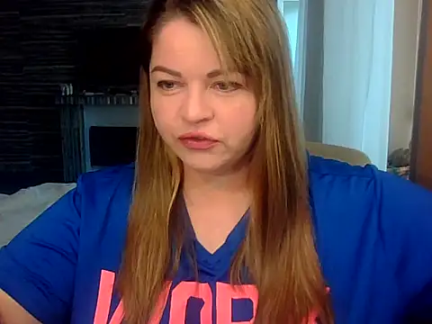 Snapshot of cute__cherry chatting on 05-20-26, 06:32 cute cherry online show from 05-20-26, 06:32