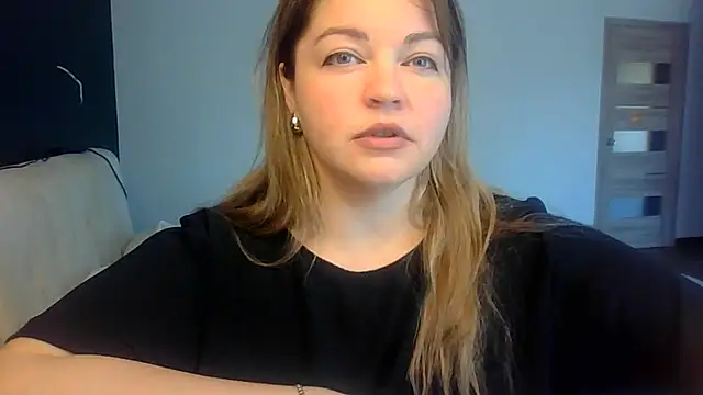 Snapshot of cute__cherry chatting on 07-30-26, 10:14 cute cherry online show from 07-30-26, 10:14