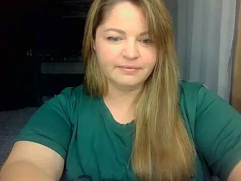 Snapshot of cute__cherry chatting on 06-06-26, 06:35 cute cherry online show from 06-06-26, 06:35