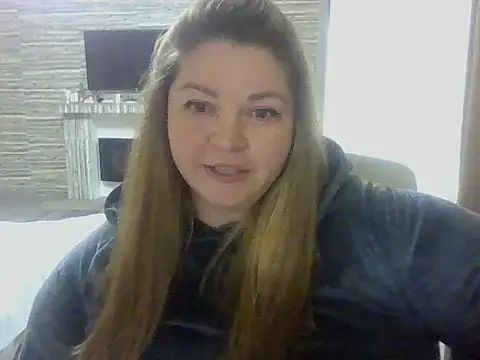 Snapshot of cute__cherry chatting on 05-13-26, 04:25 cute cherry online show from 05-13-26, 04:25
