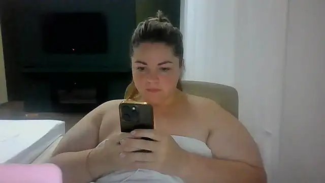 Snapshot of cute__cherry chatting on 07-21-26, 10:22 cute cherry online show from 07-21-26, 10:22