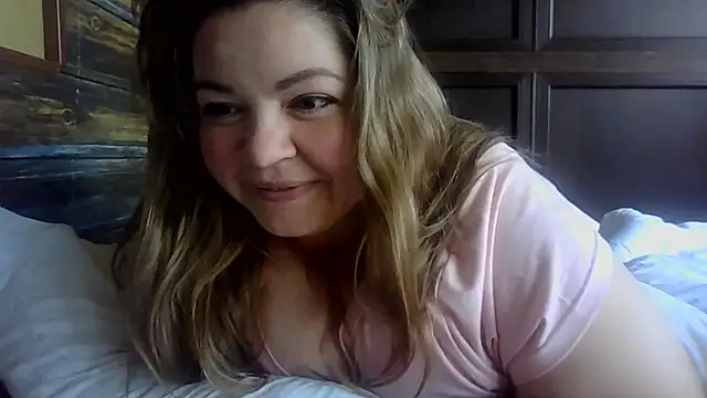 Snapshot of cute__cherry chatting on 06-18-26, 09:14 cute cherry online show from 06-18-26, 09:14