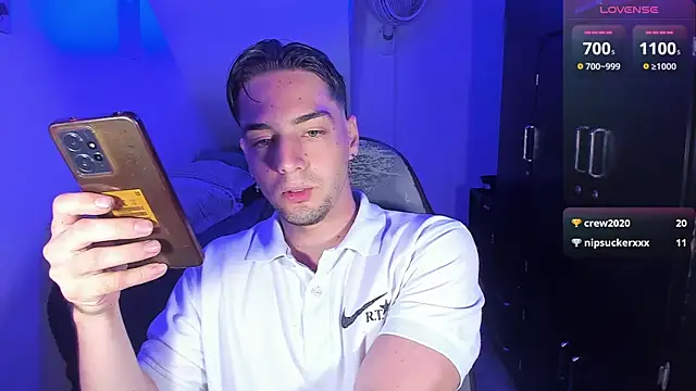 Snapshot of Alex_smith00 chatting on 10-02-25, 11:52 Alex smith00 online show from 10-02-25, 11:52