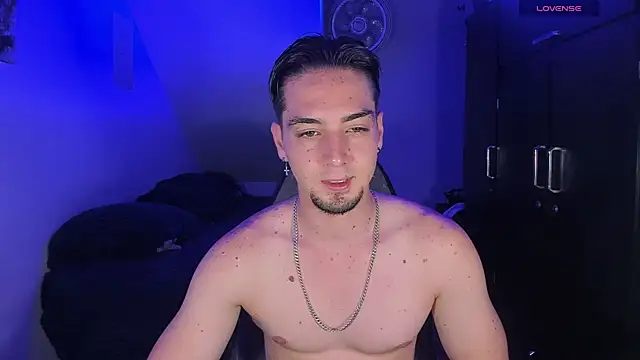 Snapshot of Alex_smith00 chatting on 10-15-25, 10:40 Alex smith00 online show from 10-15-25, 10:40