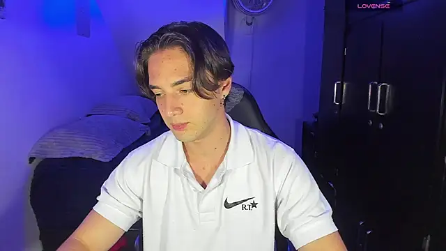 Snapshot of Alex_smith00 chatting on 09-14-25, 01:50 Alex smith00 online show from 09-14-25, 01:50