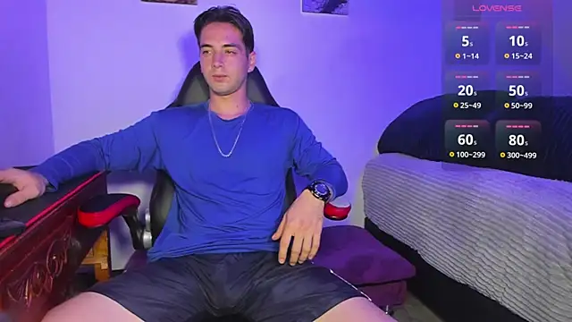 Snapshot of Alex_smith00 chatting on 03-15-25, 02:03 Alex smith00 online show from 03-15-25, 02:03