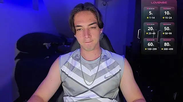 Snapshot of Alex_smith00 chatting on 09-15-25, 12:44 Alex smith00 online show from 09-15-25, 12:44