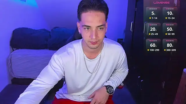 Snapshot of Alex_smith00 chatting on 02-19-25, 01:18 Alex smith00 online show from 02-19-25, 01:18