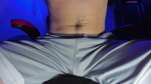 Snapshot of Alex_smith00 chatting on 09-27-25, 02:18 Alex smith00 online show from 09-27-25, 02:18