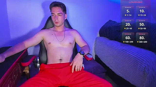 Snapshot of Alex_smith00 chatting on 02-27-25, 04:35 Alex smith00 online show from 02-27-25, 04:35