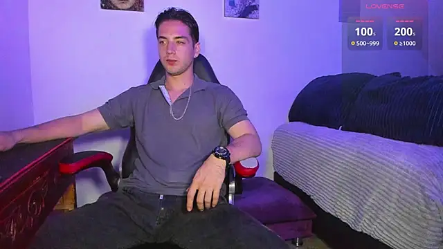 Snapshot of Alex_smith00 chatting on 03-16-25, 01:49 Alex smith00 online show from 03-16-25, 01:49