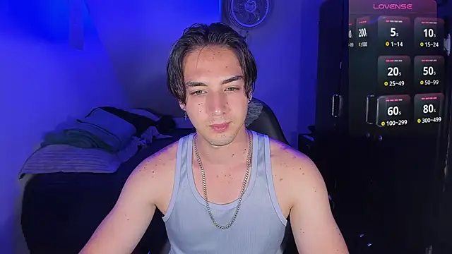 Snapshot of Alex_smith00 chatting on 09-18-25, 07:28 Alex smith00 online show from 09-18-25, 07:28