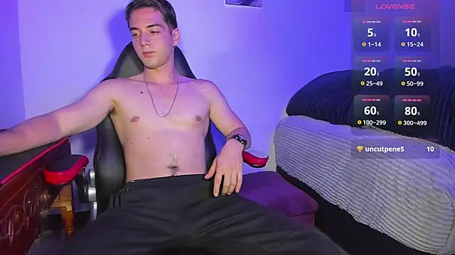 Snapshot of Alex_smith00 chatting on 03-13-25, 02:27 Alex smith00 online show from 03-13-25, 02:27