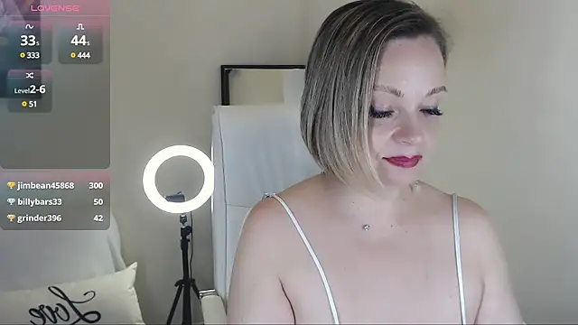 Snapshot of Tilly_Eliot chatting on 03-05-25, 12:38 Tilly Eliot online show from 03-05-25, 12:38