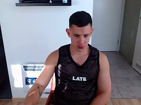 Snapshot of isaacgomez21 chatting on 02-12-25, 10:35 isaacgomez21 online show from 02-12-25, 10:35