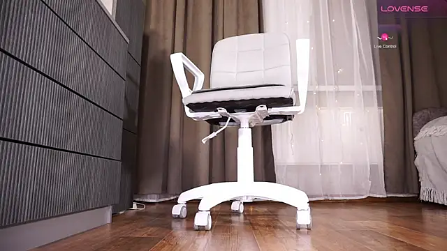 Amina Key online show from 01-06-26, 03:38