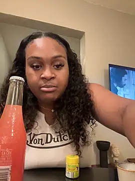 Snapshot of piscesxoxo chatting on 09-20-25, 11:32 piscesxoxo online show from 09-20-25, 11:32