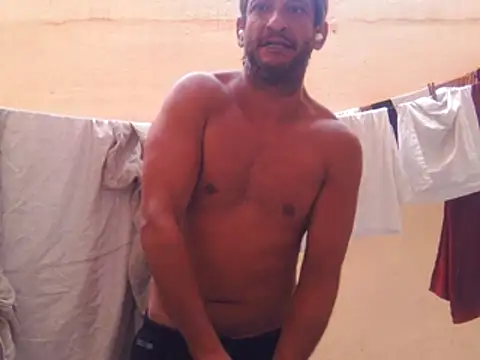 Snapshot of Lucas_pt chatting on 07-13-26, 02:16 Lucas pt online show from 07-13-26, 02:16