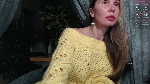 Snapshot of Aurora108 chatting on 01-17-26, 01:42 Aurora108 online show from 01-17-26, 01:42