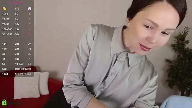 VickyGolden online show from 04-03-26, 05:03