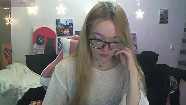 SecretSophia online show from 01-06-26, 02:04