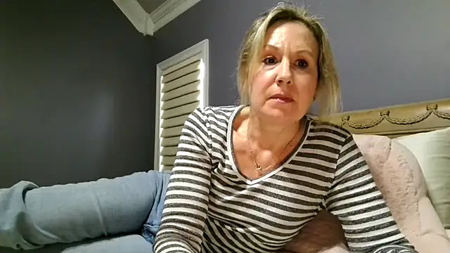 Lisaisluscious online show from 04-03-26, 02:12