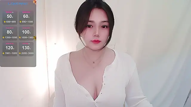 Snapshot of small_Eva chatting on 12-07-24, 05:37 small Eva online show from 12-07-24, 05:37