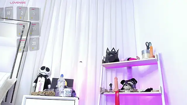 SAMANTHA DM online show from 09-18-25, 02:20