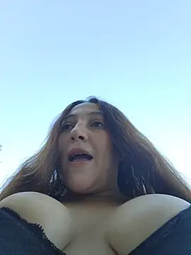 VickyHoult online show from 10-24-25, 09:25