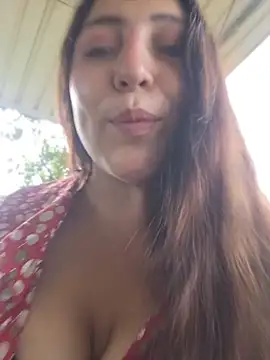 Snapshot of VickyHoult chatting on 05-24-26, 09:04 VickyHoult online show from 05-24-26, 09:04
