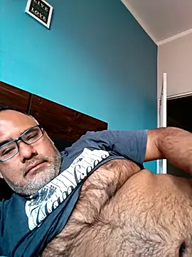 Snapshot of PhillDrake11 chatting on 05-03-26, 05:05 PhillDrake11 online show from 05-03-26, 05:05