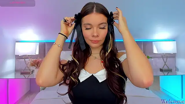 MiaMuse online show from 10-18-25, 07:27