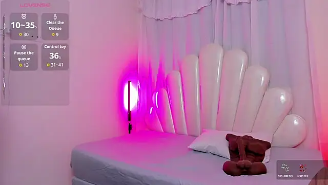 Snapshot of Roxahank chatting on 06-05-26, 03:55 Roxahank online show from 06-05-26, 03:55