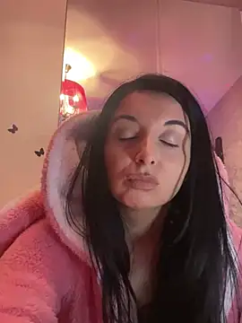 Snapshot of YreneRay chatting on 12-12-24, 02:44 YreneRay online show from 12-12-24, 02:44