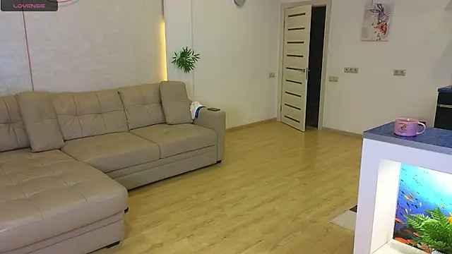 Snapshot of Rabbits_couplee chatting on 01-19-25, 11:10 Rabbits couplee online show from 01-19-25, 11:10