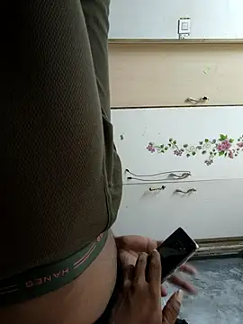 raji9290 online show from 03-07-26, 12:39