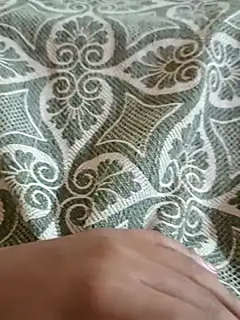 Snapshot of Deluxe_dick chatting on 09-19-25, 01:15 Deluxe dick online show from 09-19-25, 01:15