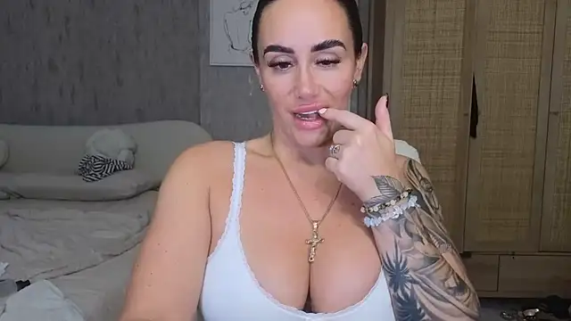 Snapshot of LibbyLoveHeartx chatting on 10-03-25, 06:26 LibbyLoveHeartx online show from 10-03-25, 06:26