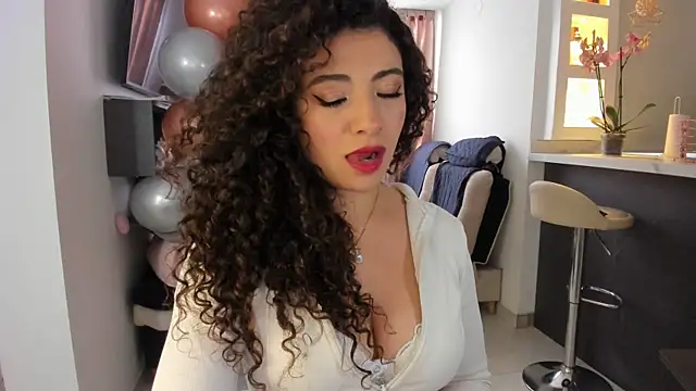 Snapshot of valeria_rosses chatting on 04-15-26, 04:22 valeria rosses online show from 04-15-26, 04:22