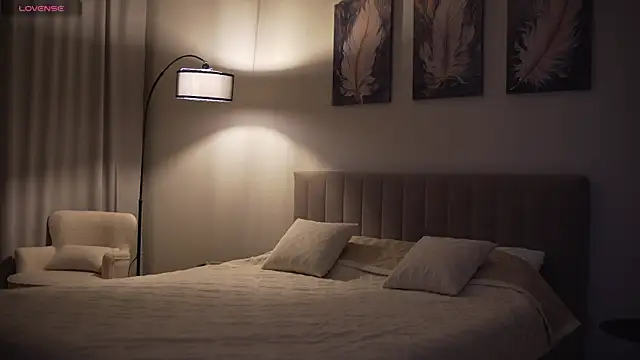 Snapshot of Danielle_Thomas chatting on 09-28-25, 06:15 Danielle Thomas online show from 09-28-25, 06:15