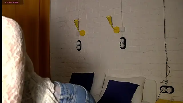 Snapshot of Danielle_Thomas chatting on 11-15-25, 09:19 Danielle Thomas online show from 11-15-25, 09:19