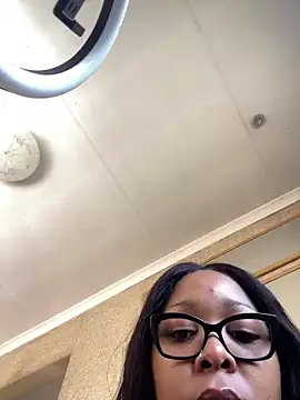 Snapshot of sexyTHANDO chatting on 02-04-25, 10:21 sexyTHANDO online show from 02-04-25, 10:21
