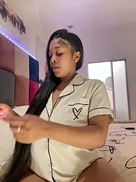Snapshot of sexyTHANDO chatting on 05-17-26, 08:31 sexyTHANDO online show from 05-17-26, 08:31