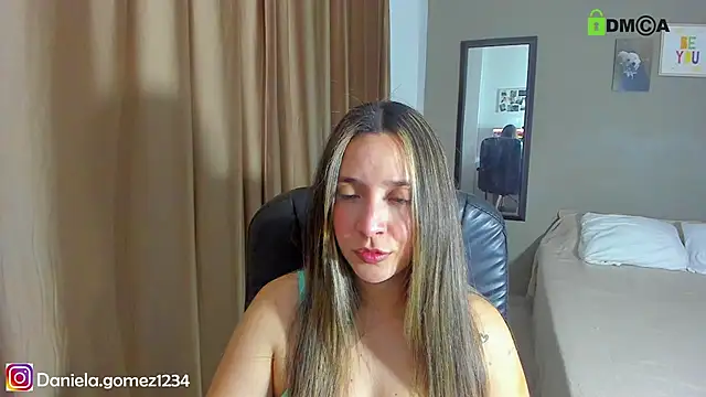 Snapshot of Danielacams chatting on 01-10-25, 04:12 Danielacams online show from 01-10-25, 04:12