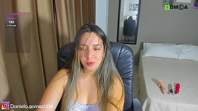 Snapshot of Danielacams chatting on 09-30-25, 02:50 Danielacams online show from 09-30-25, 02:50