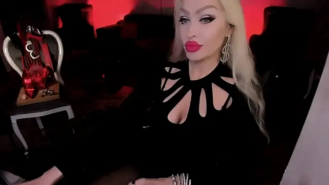 Snapshot of GreedyFinDom chatting on 11-23-25, 06:01 GreedyFinDom online show from 11-23-25, 06:01