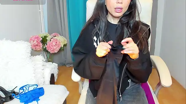 Snapshot of BellaAnna30 chatting on 01-15-25, 12:47 BellaAnna30 online show from 01-15-25, 12:47