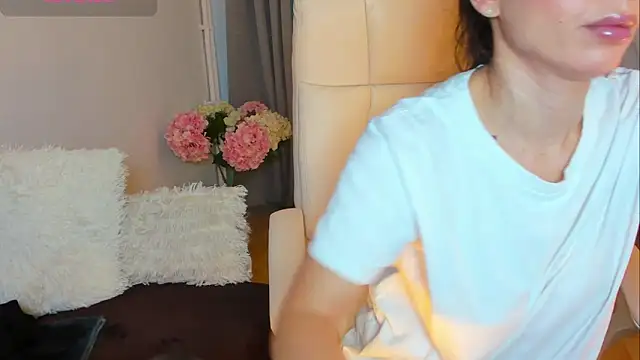 Snapshot of BellaAnna30 chatting on 02-10-25, 12:50 BellaAnna30 online show from 02-10-25, 12:50